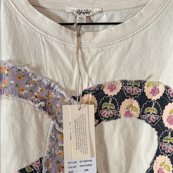 NWT!!Bohemian Heart Patch Long Sleeve Top - Picture 3 of 4